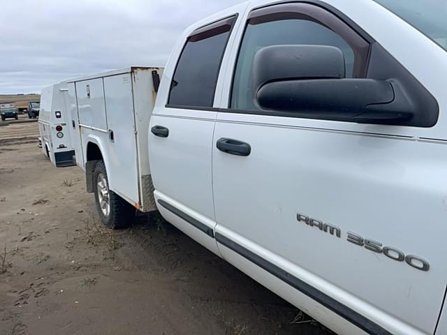 Image of Dodge Ram 3500 equipment image 4