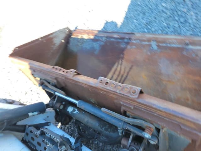 Image of Bobcat S570 equipment image 4