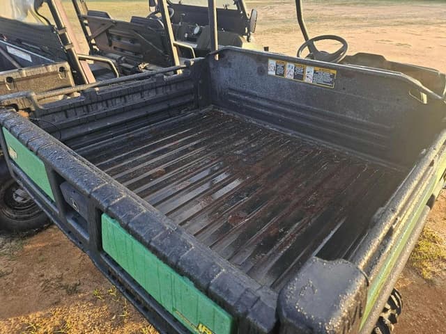 Image of John Deere Gator XUV equipment image 4