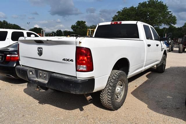 Image of Dodge Ram 2500 equipment image 2