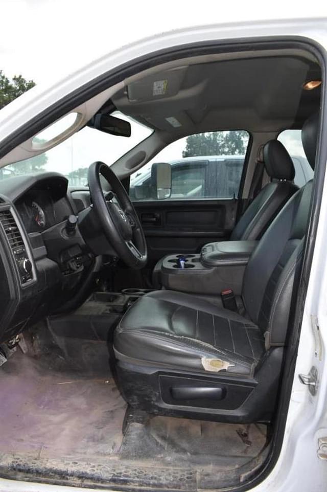 Image of Dodge Ram 2500 equipment image 4