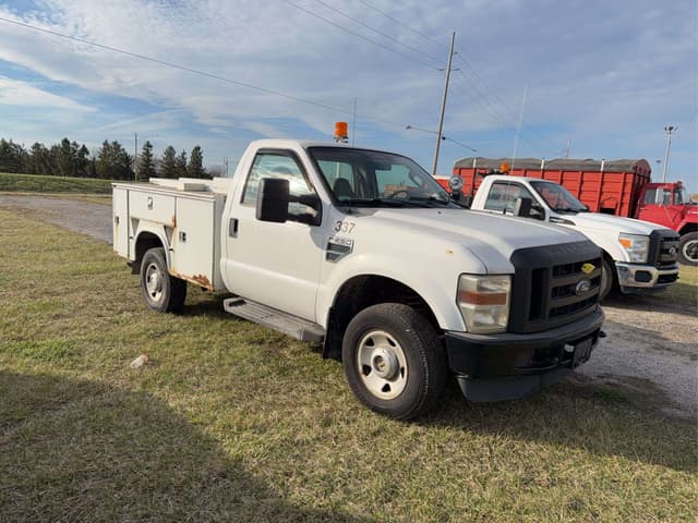 Image of Ford F-250 equipment image 1
