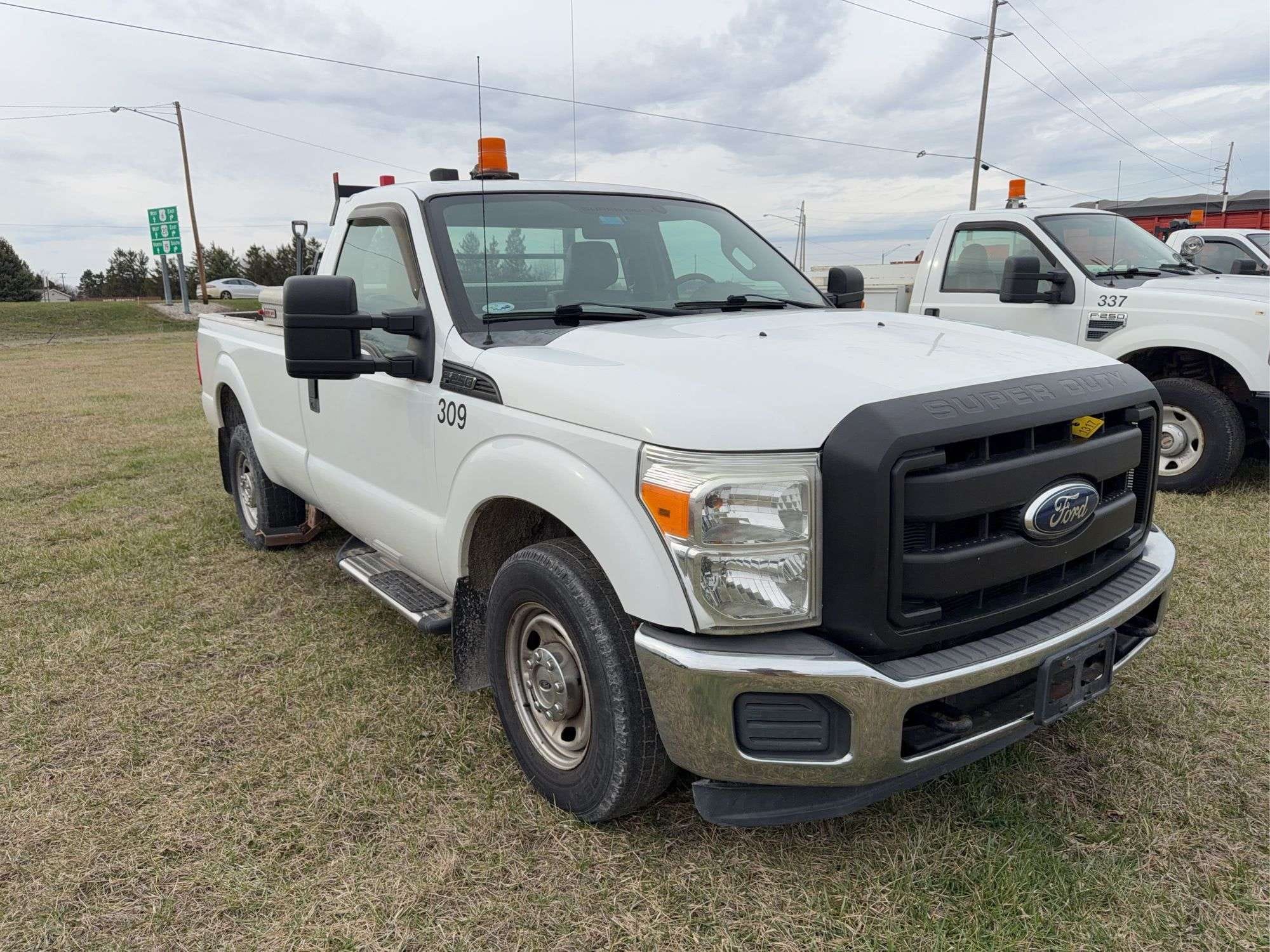 2011 Ford F-250 Equipment Image0