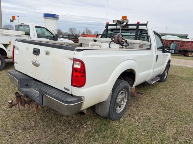 Image of Ford F-250 equipment image 3