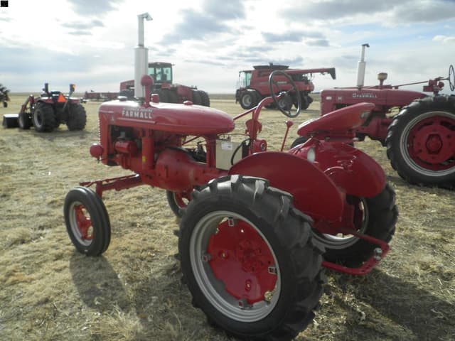 Image of Farmall A equipment image 4