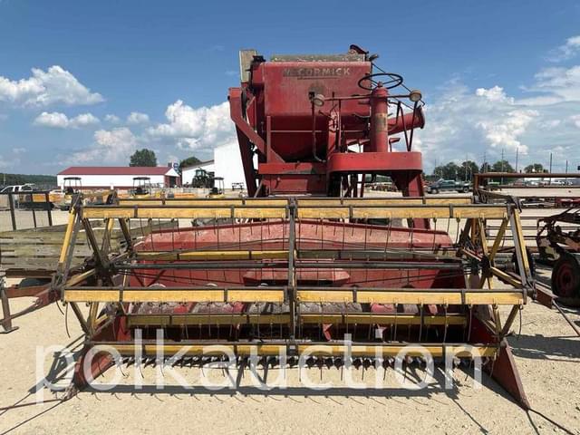 Image of International Harvester 101 equipment image 1