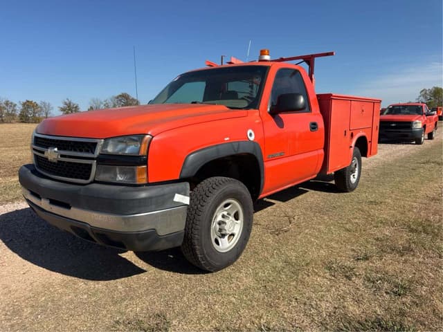 Image of Chevrolet 2500 equipment image 1