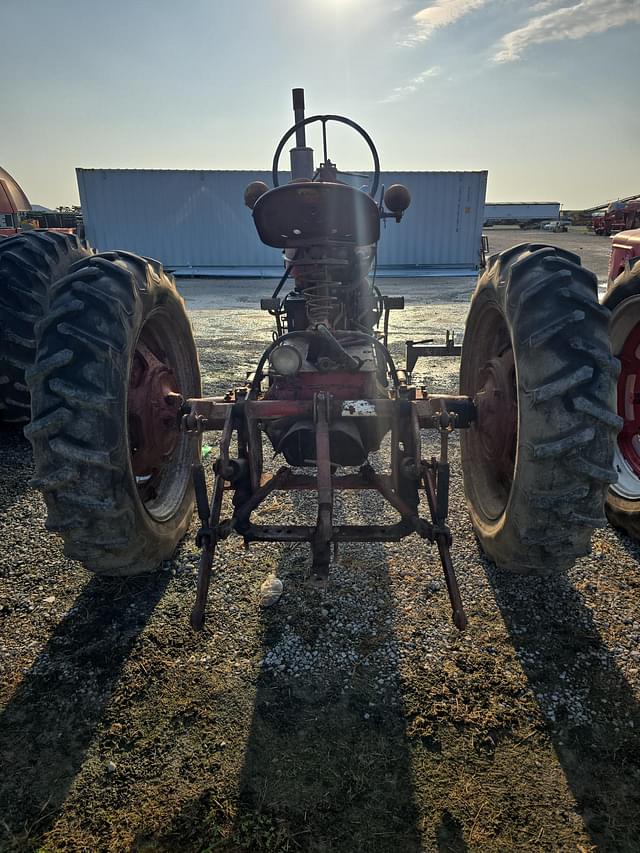 Image of Farmall M equipment image 4