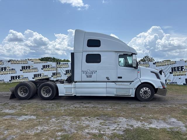 Image of Volvo VNL equipment image 3
