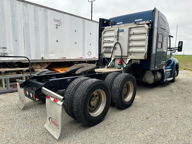 Image of Kenworth T680 equipment image 2