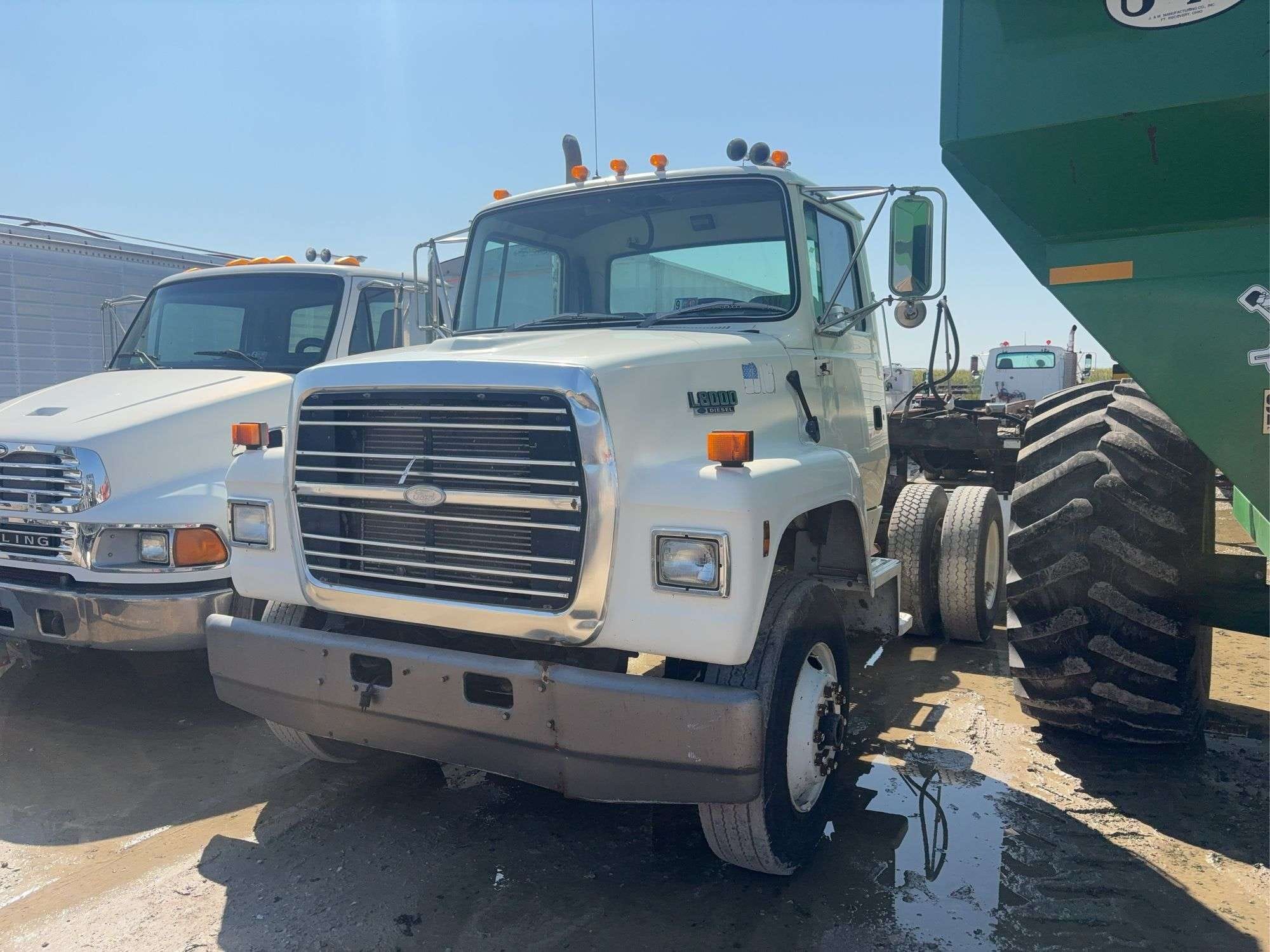 1994 Ford L8000 Equipment Image0