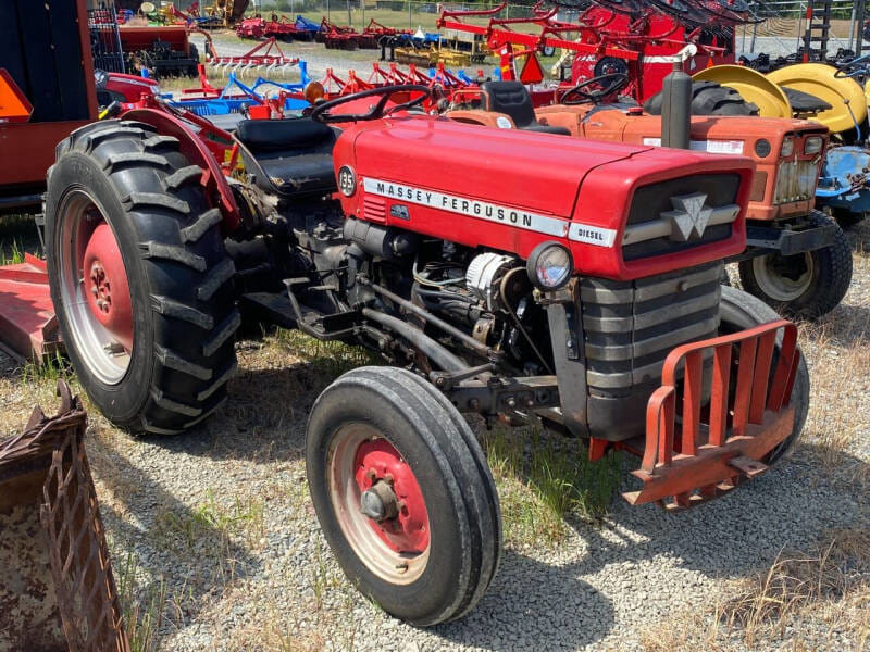 Massey Ferguson 135 Equipment Image0