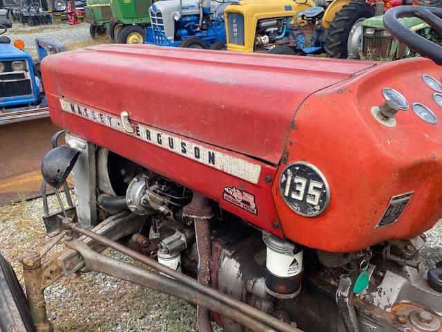 Image of Massey Ferguson 135 equipment image 3