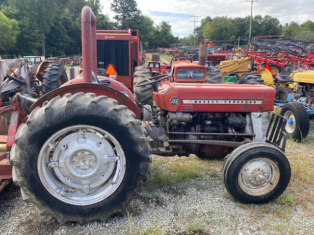 Image of Massey Ferguson 135 equipment image 4