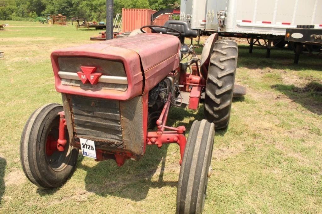 Massey Ferguson 135 Equipment Image0
