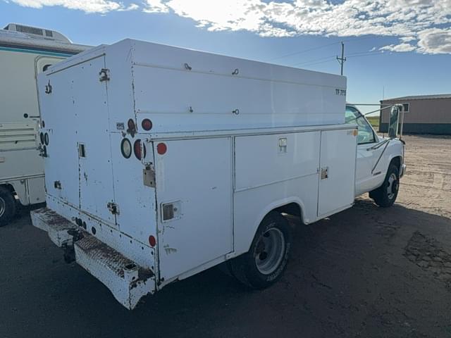 Image of Chevrolet 3500 equipment image 3
