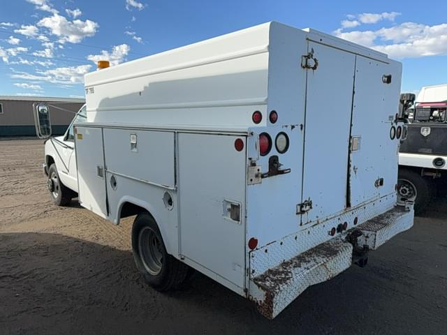 Image of Chevrolet 3500 equipment image 2