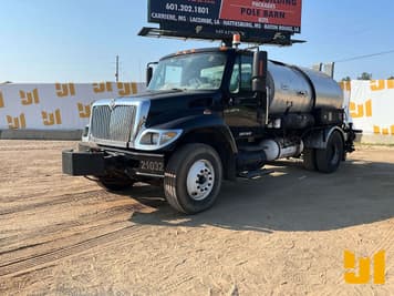 Main image International 7300