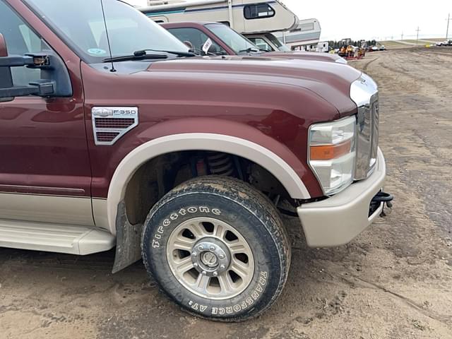 Image of Ford F-350 equipment image 4