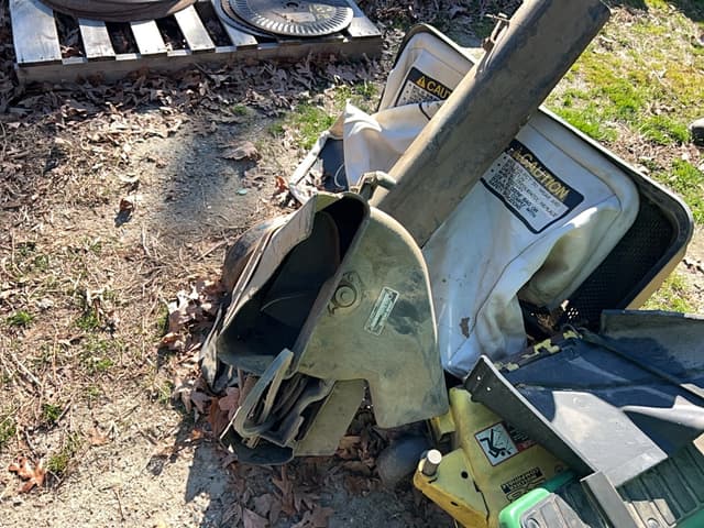 Image of John Deere LX173 equipment image 4