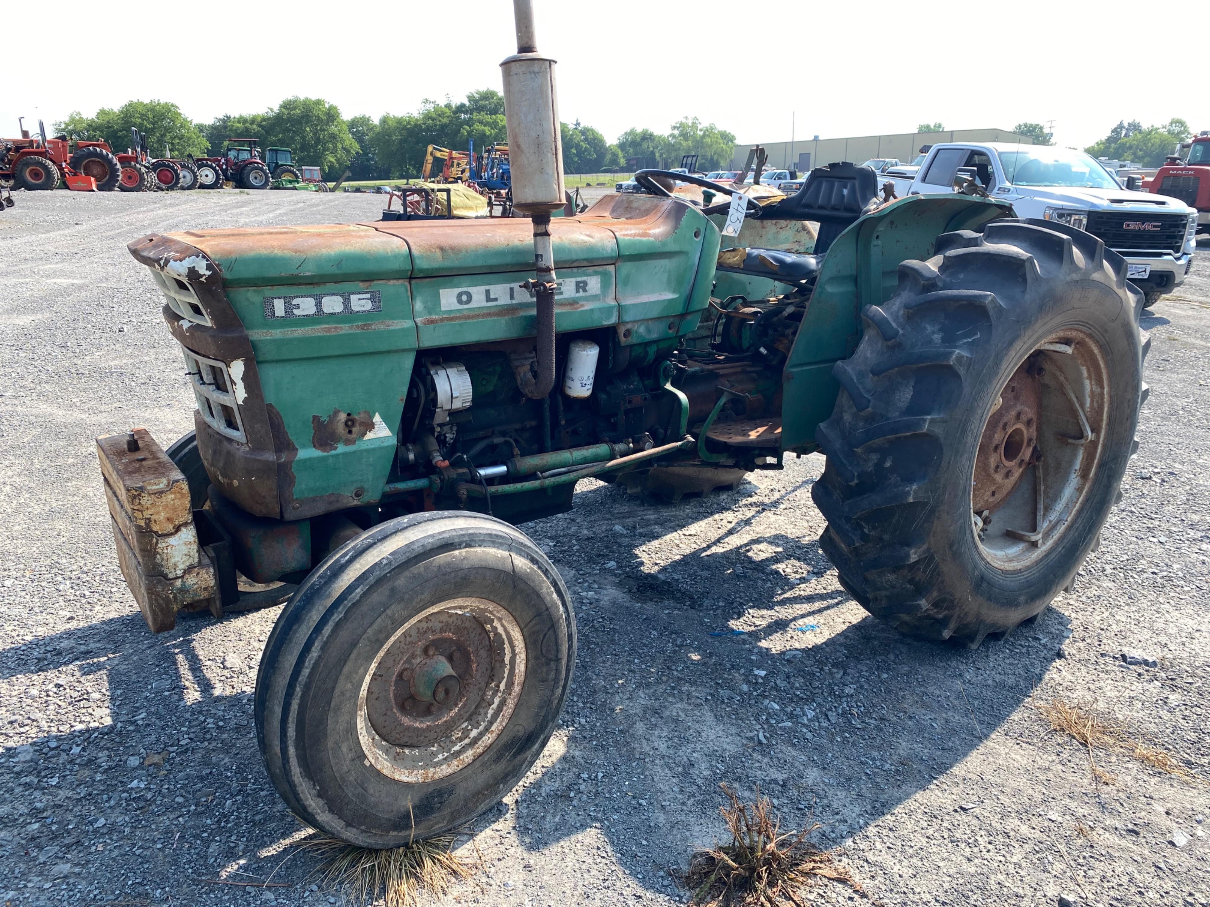 Main image Oliver 1365