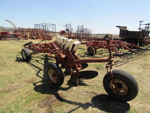 Image of International Harvester 770 equipment image 4