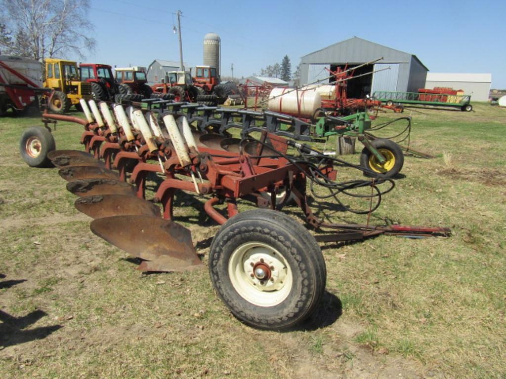 Image of International Harvester 770 Primary image
