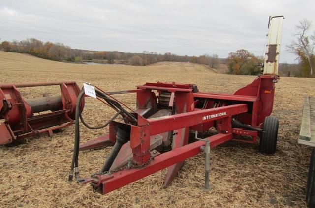 Image of International Harvester 720 equipment image 1