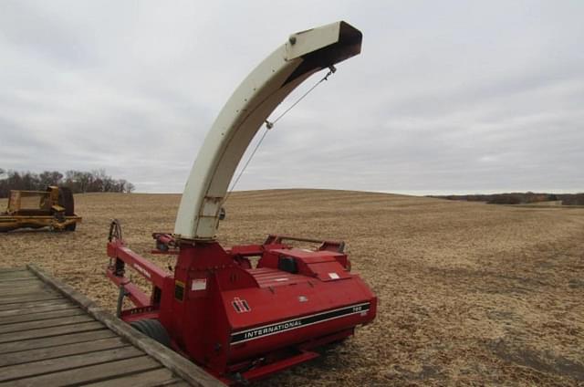 Image of International Harvester 720 equipment image 4