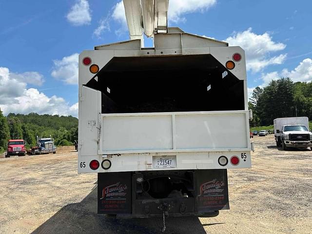 Image of Freightliner M2 106 equipment image 3