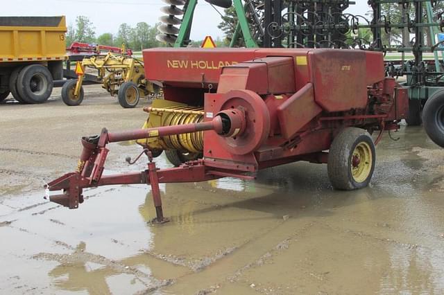 Image of New Holland 276 equipment image 2