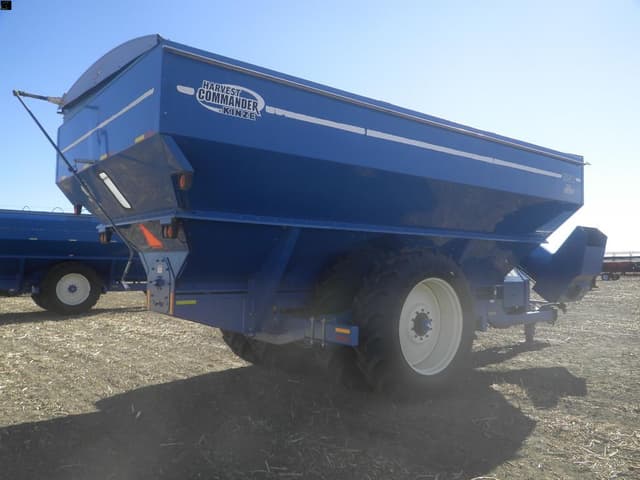 Image of Kinze 1050 equipment image 2