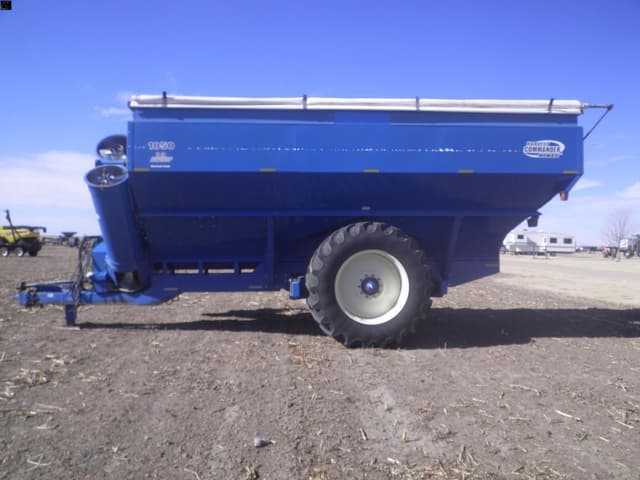 Image of Kinze 1050 equipment image 4