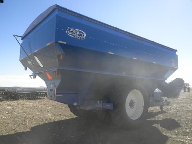 Image of Kinze 1050 equipment image 2