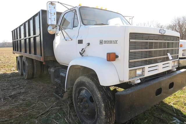 Image of Chevrolet Kodiak equipment image 2