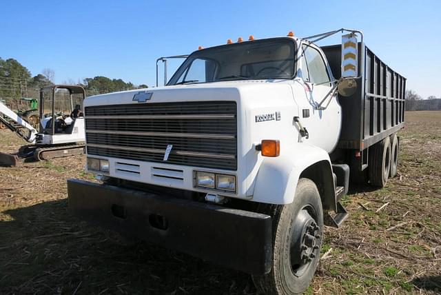 Image of Chevrolet Kodiak equipment image 1