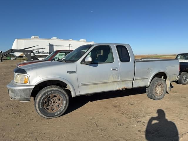 Image of Ford F-250 equipment image 3