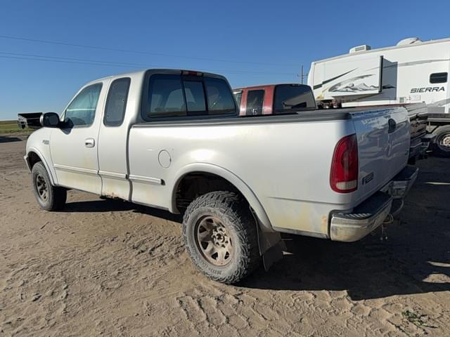 Image of Ford F-250 equipment image 2