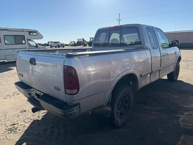 Image of Ford F-250 equipment image 1