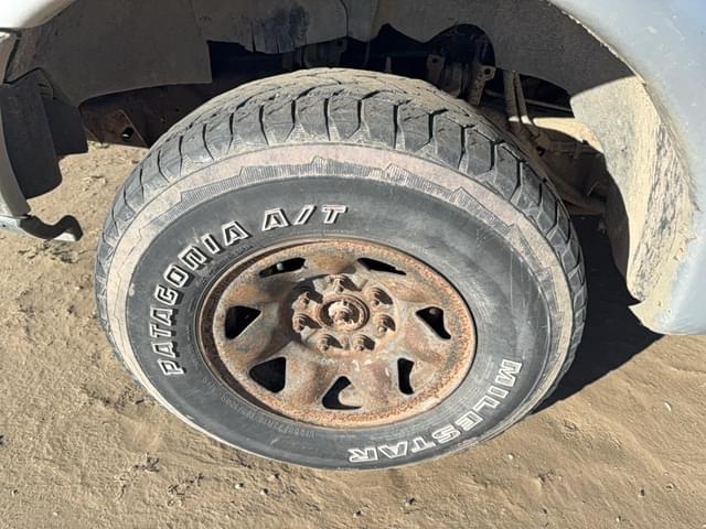 Image of Ford F-250 equipment image 4