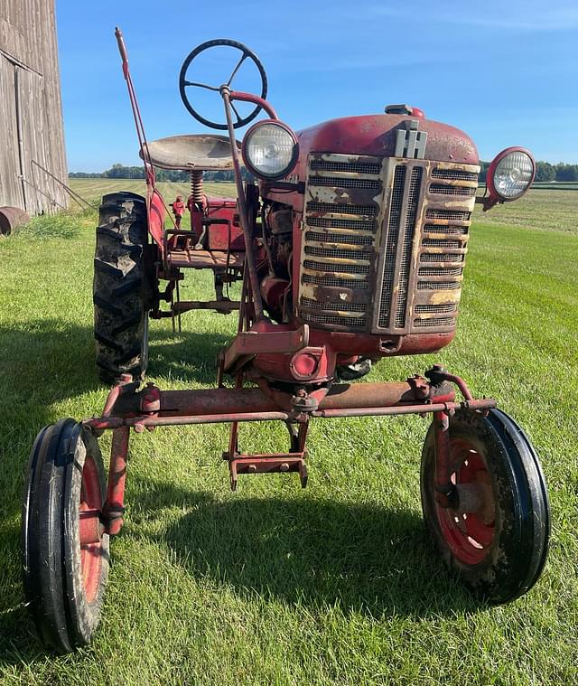 Image of Farmall Cub equipment image 2