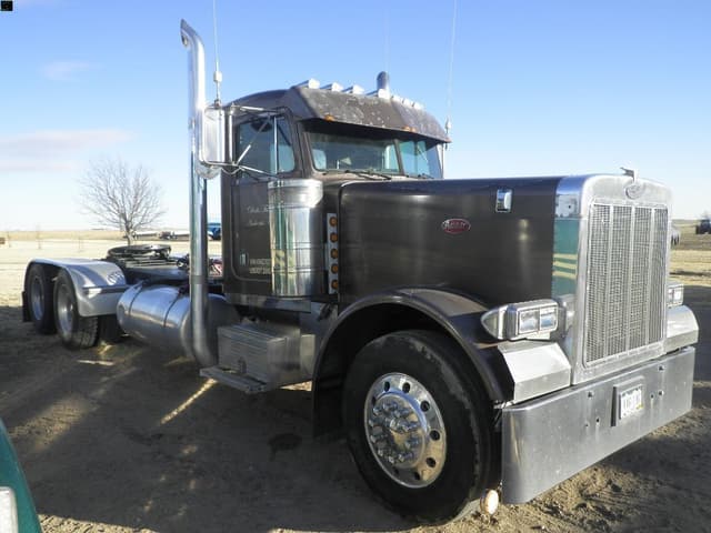 Image of Peterbilt 379 equipment image 1