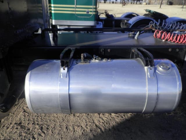 Image of Peterbilt 379 equipment image 4