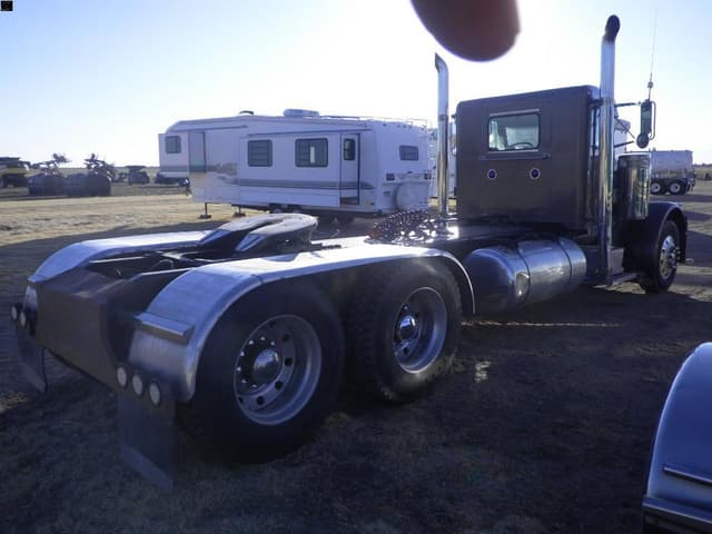 Image of Peterbilt 379 equipment image 2