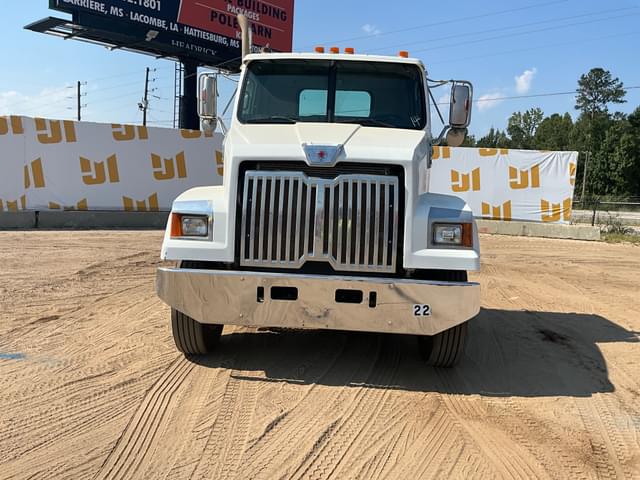 Image of Western Star 4700SF equipment image 1
