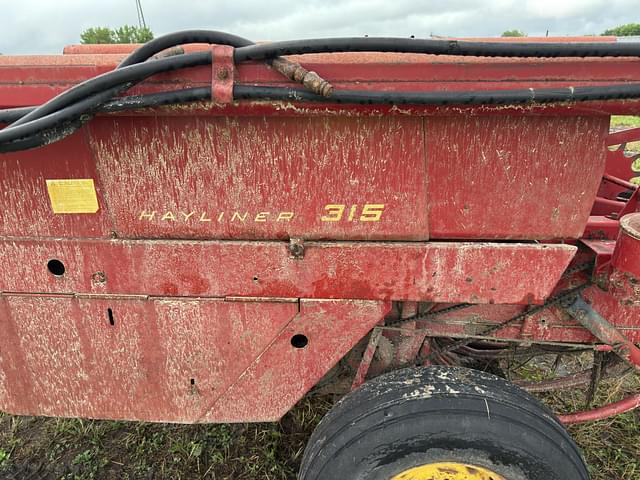 Image of New Holland Hayliner 315 equipment image 2