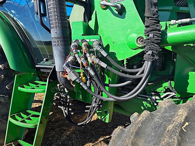 Image of John Deere 6115D equipment image 4