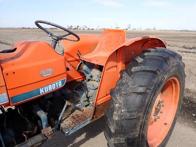 Image of Kubota L345 equipment image 2