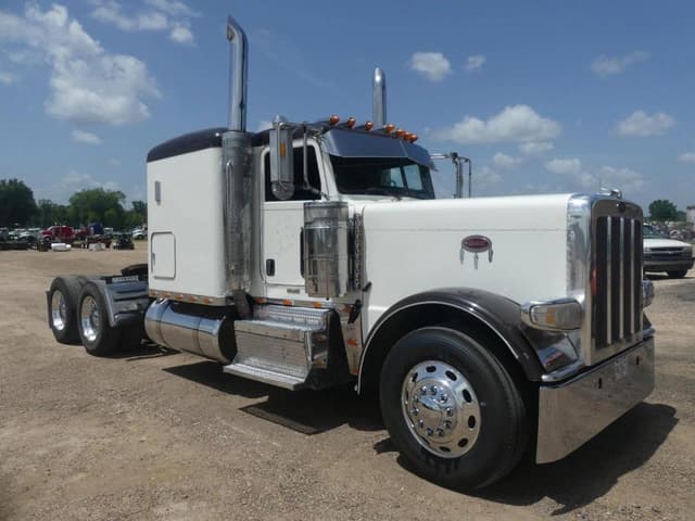 Image of Peterbilt 389 equipment image 1