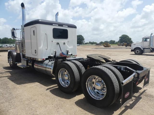 Image of Peterbilt 389 equipment image 3